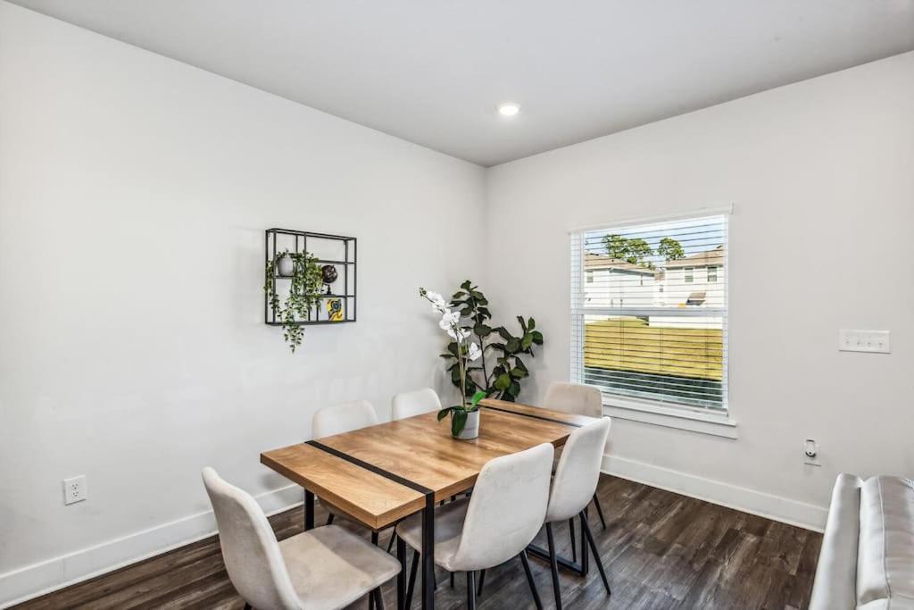 Luxury Townhome Near Downtown And Pensacola Beach المظهر الخارجي الصورة