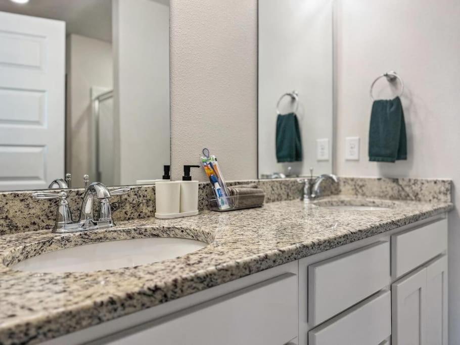 Luxury Townhome Near Downtown And Pensacola Beach المظهر الخارجي الصورة