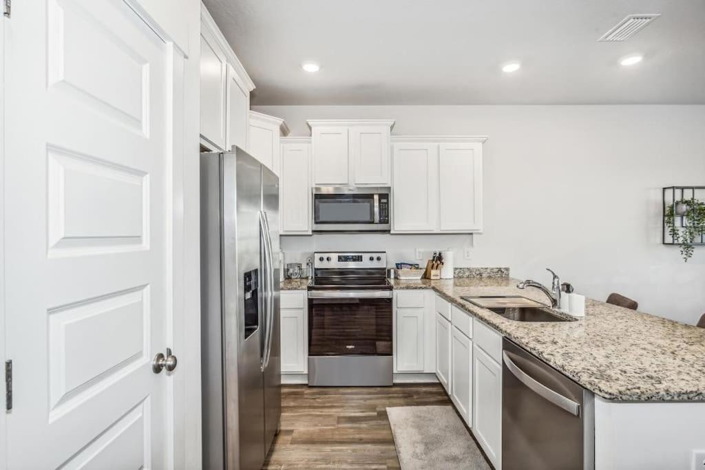 Luxury Townhome Near Downtown And Pensacola Beach المظهر الخارجي الصورة